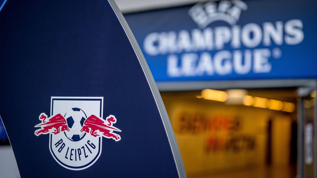 RB Leipzig und drei andere Teams kämpfen um zwei Plätze hinter Dortmund und Bayern.