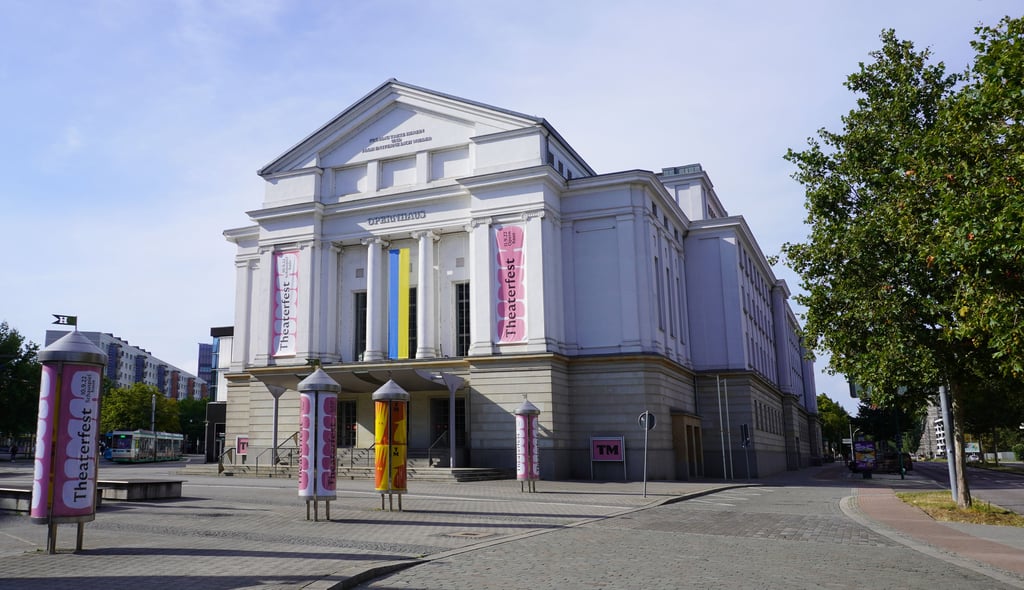Nach zwei Jahren Pause werden am Sonnabend im Magdeburger Opernhaus wieder Förderpreise für Talente am Theater Magdeburg sowie der Freundespreis verliehen. Ein abwechslungsreicher Abend bietet Einblicke in verschiedene Bereiche in den Sparten des Hauses.