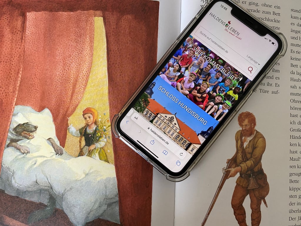 Eine neue App soll Haldensleben dabei helfen, mehr Menschen in die Einkaufsstraße zu locken. Was steckt hinter der Applikation fürs Handy? Und was haben die Gebrüder Grimm damit zu tun?