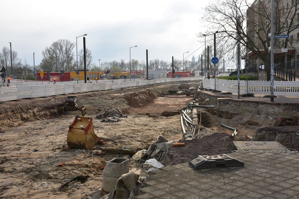 Bis die Brückstraße wieder geschlossen werden kann, müssen nun noch Leitungsverlegungen realisiert werden.