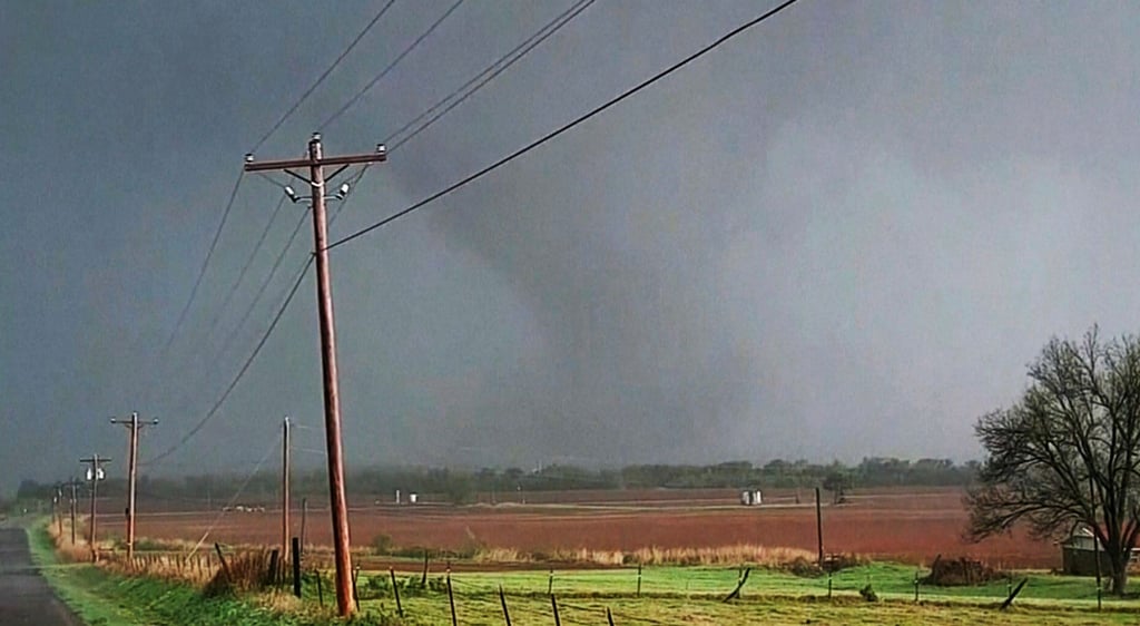Ein Tornado zieht über Oklahoma.