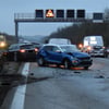Bei einem schweren Unfall auf der A14 bei Magdeburg sind am Donnerstag vier Personen verletzt worden.