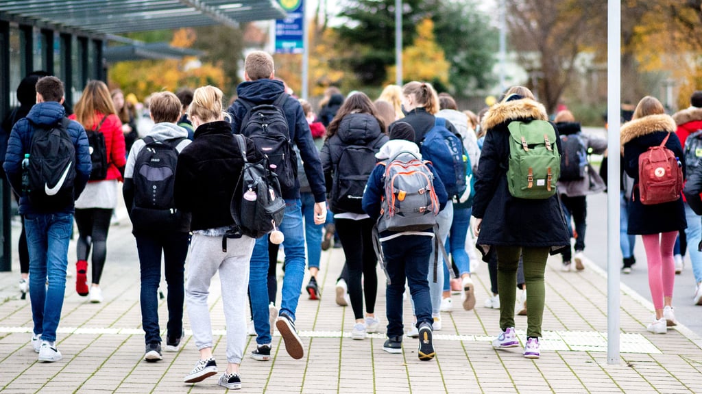 Jogginghose nur zu Hause oder auch in der Schule? Die Meinungen gehen auseinander.