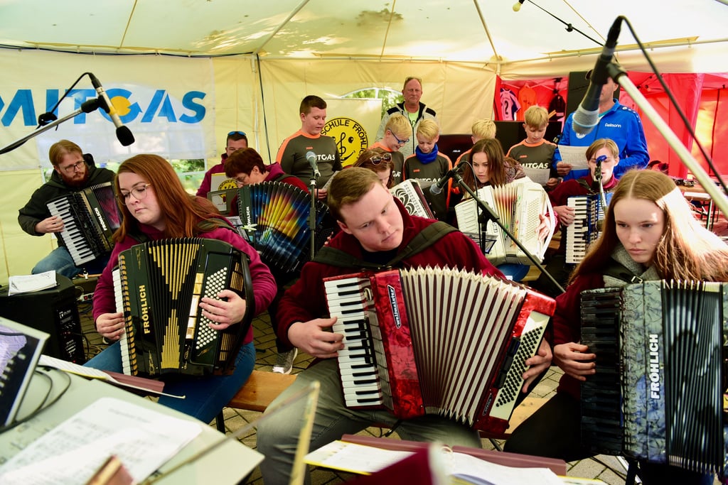 Symbolfoto - Auftritt der Musikschule Fröhlich beim 2. Fest der Vereine in Heiligenthal.