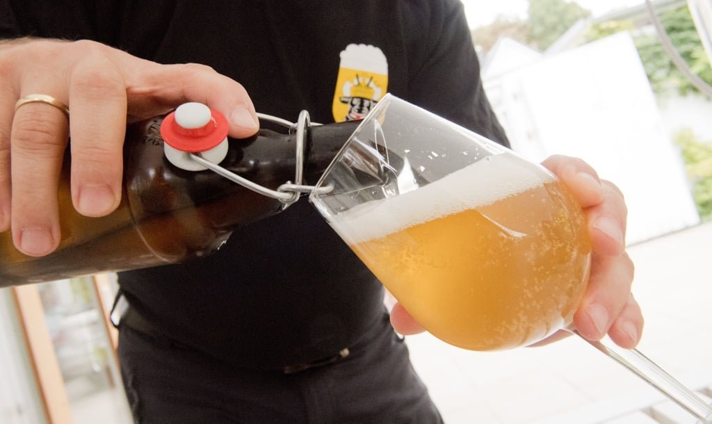 Das eigene Bier selbst zu brauen ist nach Angaben des Deutschen Brauer-Bundes ein beliebtes Hobby.