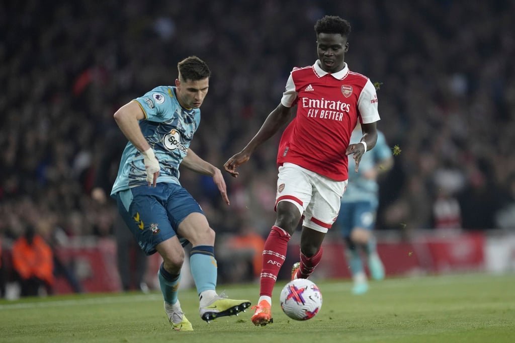 Bukayo Saka (r) rettete dem FC Arsenal einen Punkt gegen den FC Southampton.