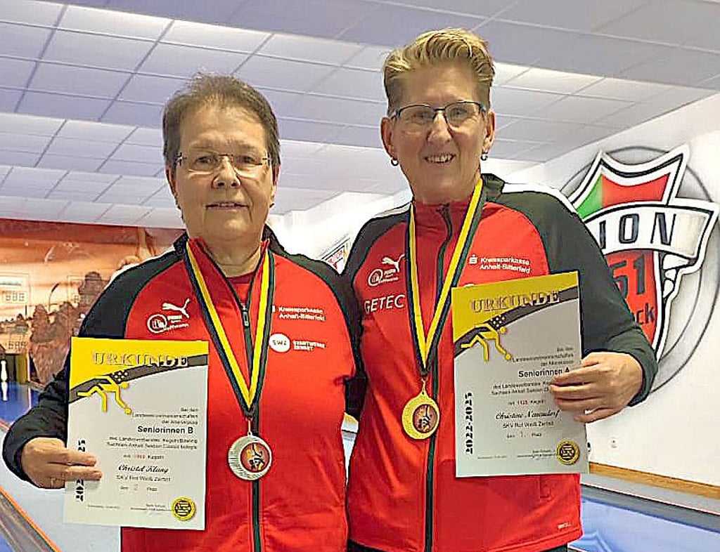 Die Zerbsterinnen Christel Klang und Christine Neuendorf (von links) erkämpften Silber und Gold bei den Seniorinnen B bzw. A und qualifizierten sich für die Deutsche Meisterschaft.
