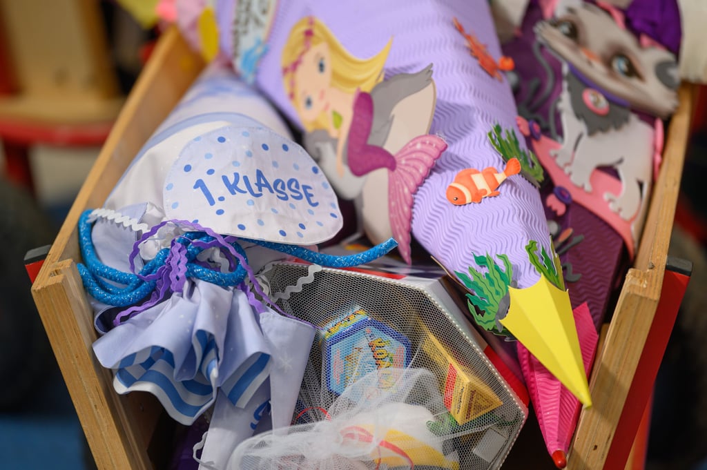 Zuckertüten gehören zur Einschulung. In Buckau können sich die baldigen Erstklässler wohl darauf freuen, nicht zur Hegelstraße pendeln zu müssen.