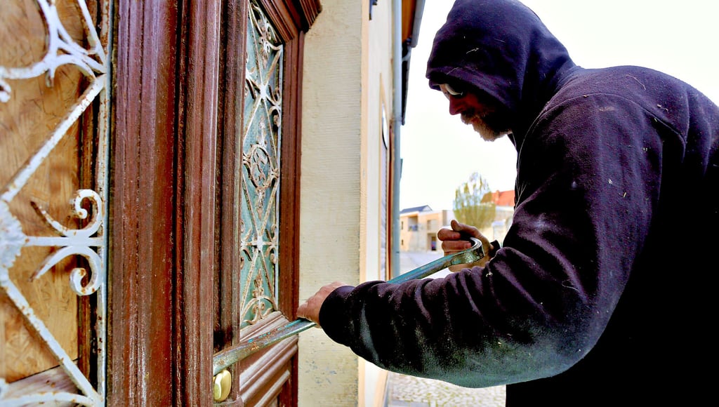 Schnell gehen muss es für Einbrecher, wenn sie ins Haus wollen. Immer seltener haben sie dabei im Salzland Erfolg.