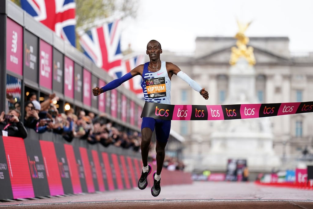 Kelvin Kiptum aus Kenia siegte in London.