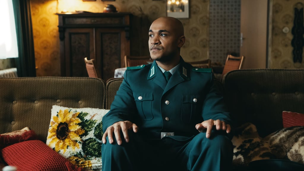 Im Dienst: Sam (Malick Bauer) in "Sam - Ein Sachse"