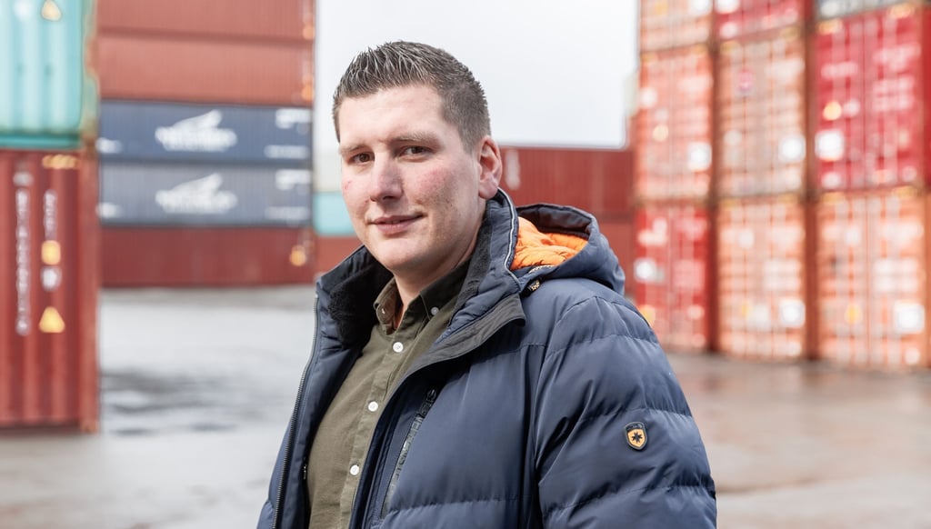 Von der Leidenschaft zum Beruf: Disponent Benjamin Puck war schon als Kind von den Containern und Lkws am Hamburger Hafen fasziniert.