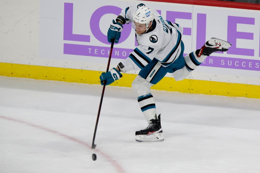 Nico Sturm spielt in der NHL für die San José Sharks.