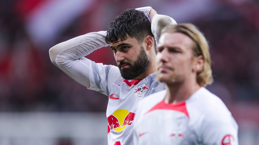 Unglückliche Gesichter: Wegen unnötiger Niederlagen ist das Saisonziel Champions League in Gefajr.