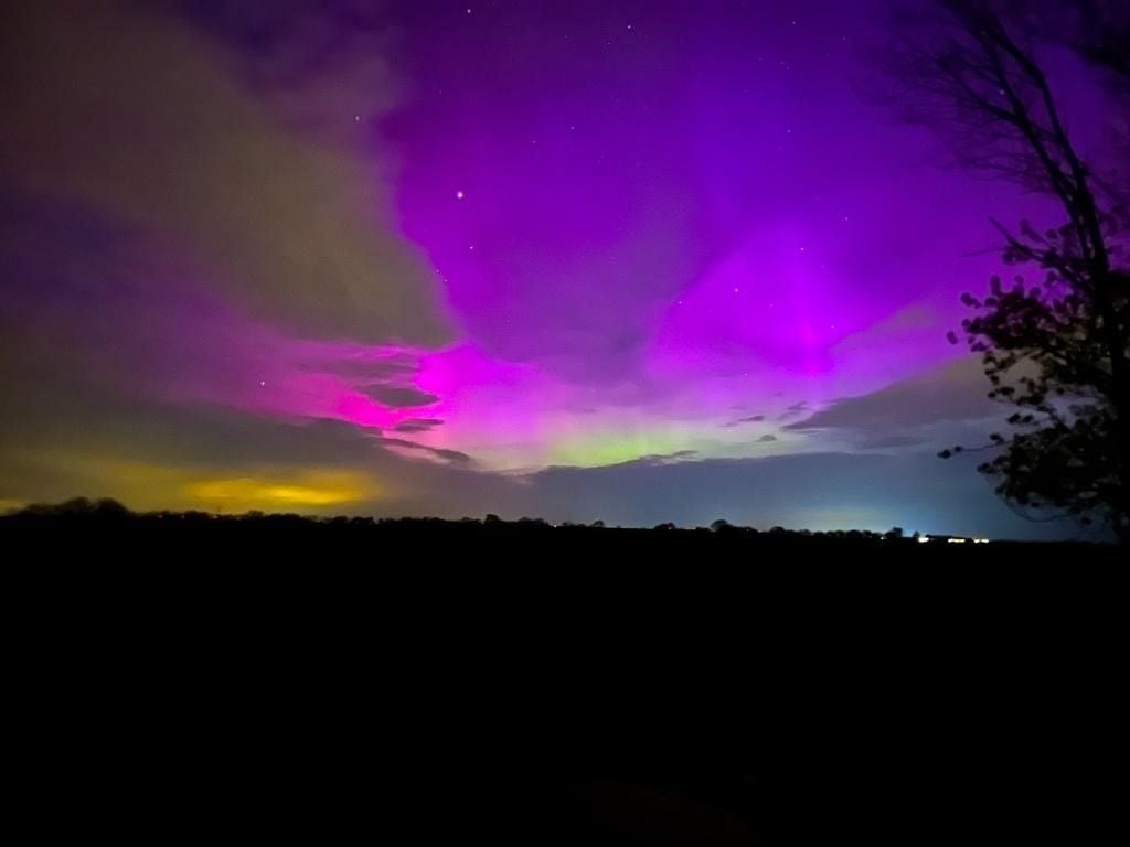 Polarlichter über Magdeburg: So Farbenprächtig Zeigt Sich Der Nachthimmel