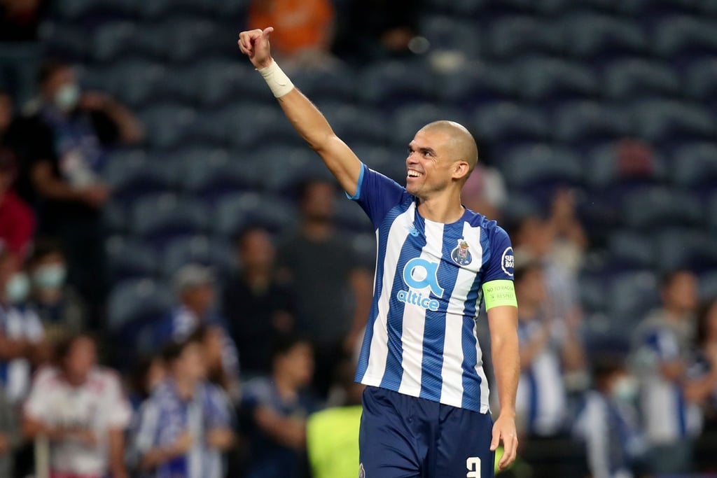 Pepe zählt trotz seines fortgeschrittenen Alters zu den Stammkräften beim FC Porto und in der Nationalmannschaft Portugals.