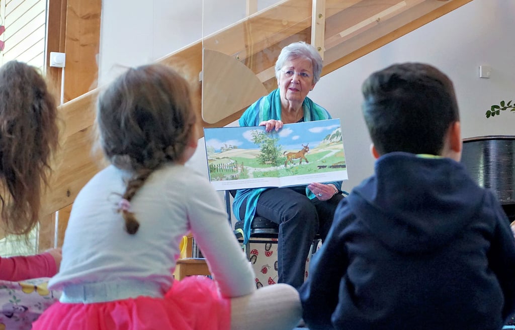 Brunhilde Gorisch ist Vorlesepatin an der Kindertagesstätte „August Hermann Francke“ in Halle.