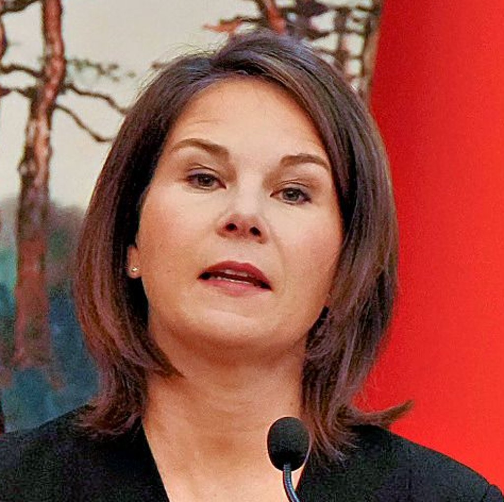 Außenministerin Annalena Baerbock (Grüne) spricht am 14. April auf der Pressekonferenz in Peking.