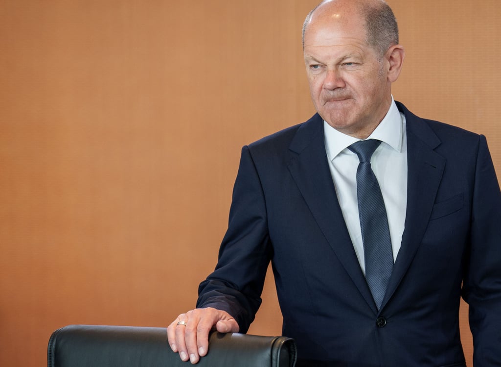 Auf diesem Bild wirkt der Kanzler irgendwie angefressen. Ärgert er sich über seinen Platz im Fleiß-Ranking?