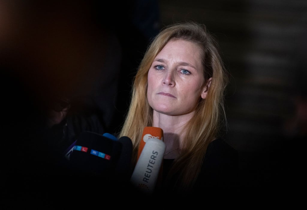 Lisa Jani, Gerichtssprecherin, spricht zur Presse.