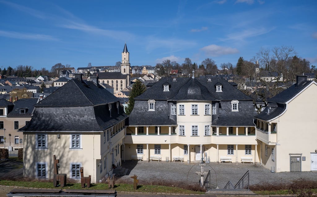 Blick auf das spätbarocke Paulus-Schlössel in Markneukirchen.