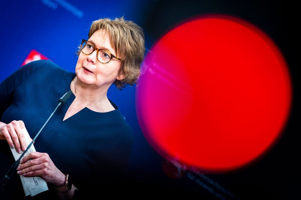 Daniela Behrens (SPD), Innenministerin von Niedersachsen, spricht auf einer Pressekonferenz.