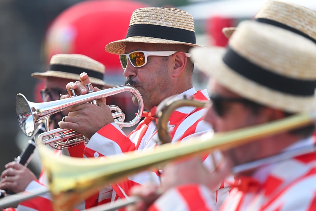 Musiker spielen auf dem Dixieland Festival.