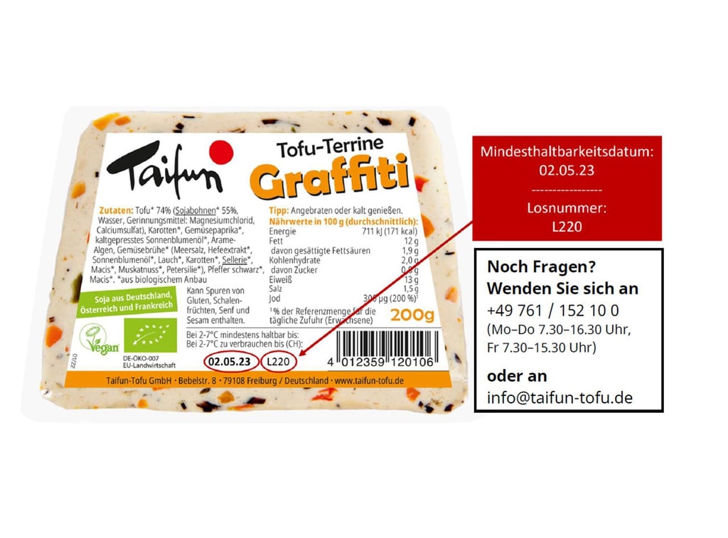 Der Hersteller Taifun-Tofu ruft sein Produkt „Tofu-Terrine Graffiti“ zurück. Es könnten sich Kunststoff-Teile darin befinden.