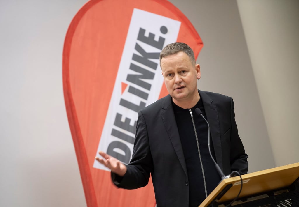 Berlins Kultursenator Klaus Lederer (Die Linke) spricht bei einem Landesparteitag.