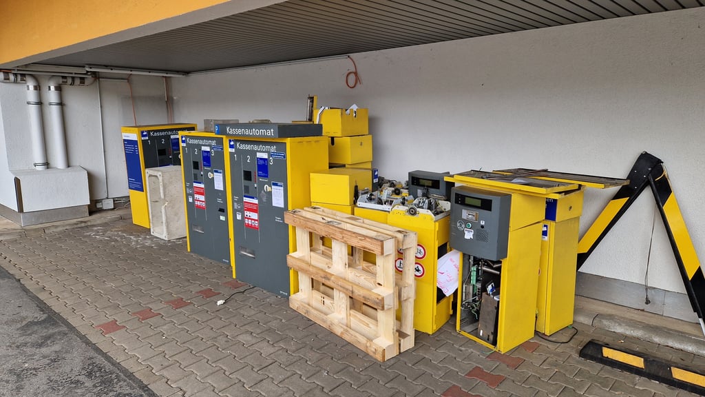 Die alten Ticketautomaten haben ausgedient.