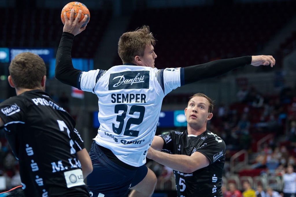 Franz Semper kämpft um den Ball.