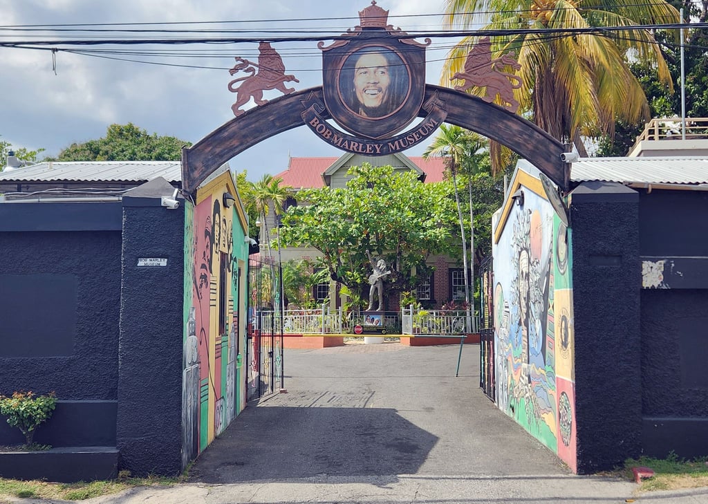 Der Eingang zum Bob Marley Museum in Kingston.