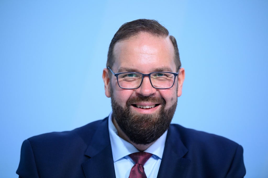 Gordon Hoffmann, Generalsekretär der Brandenburger CDU, lächelt.