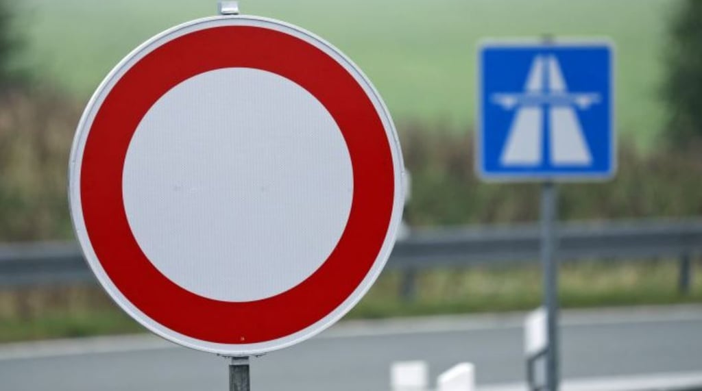 Auf der Autobahn A2 kommt es bei Bornstedt in der Börde zwischen dem 2. und 10. Mai eine Woche lang zu Sperrungen und Umleitungen. Symbolbild: