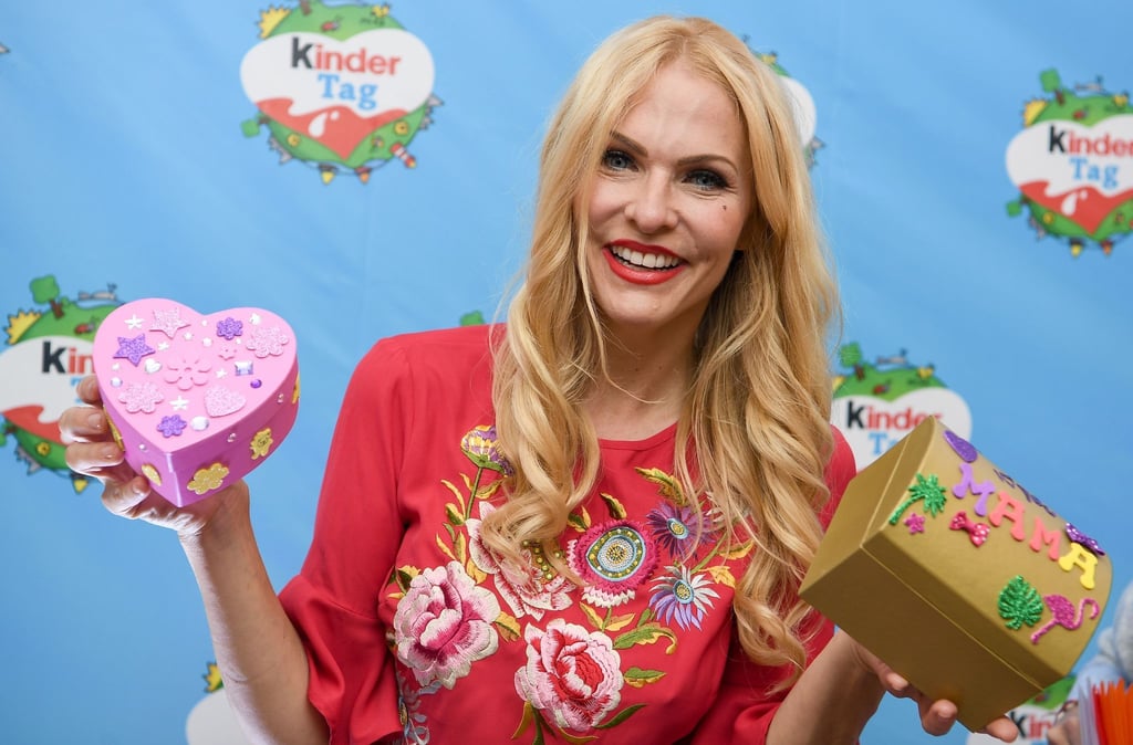 Die TV-Moderatorin Sonya Kraus macht sich manchmal heimlich über die Schokolade ihrer Söhne her.