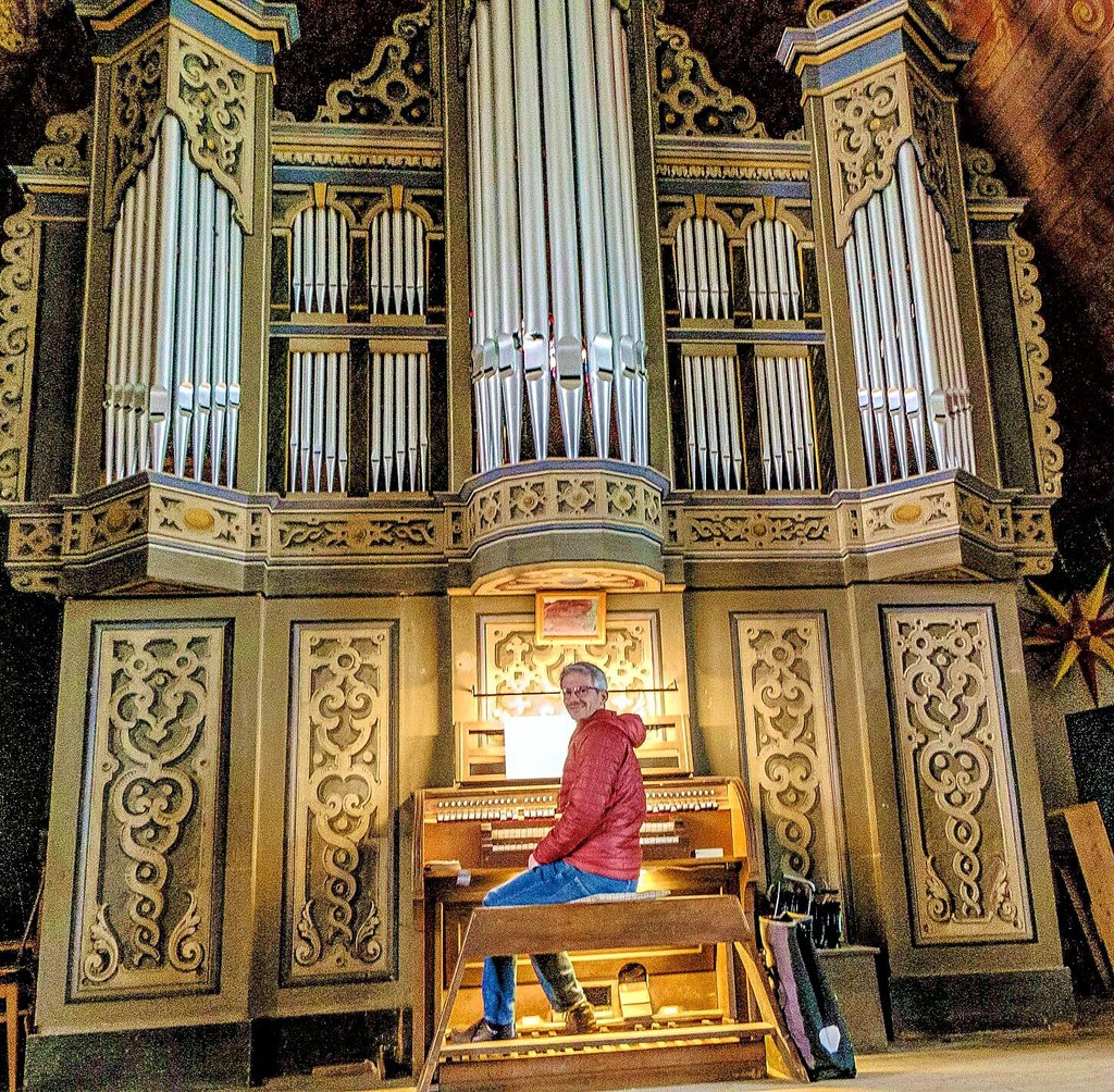 Markus Schicketanz ist neuer Chorleiter und spielt auch die Orgel in der Christuskirche Wittenberg. Chor und Orgel erklingen auch am Sonntag Kantate.