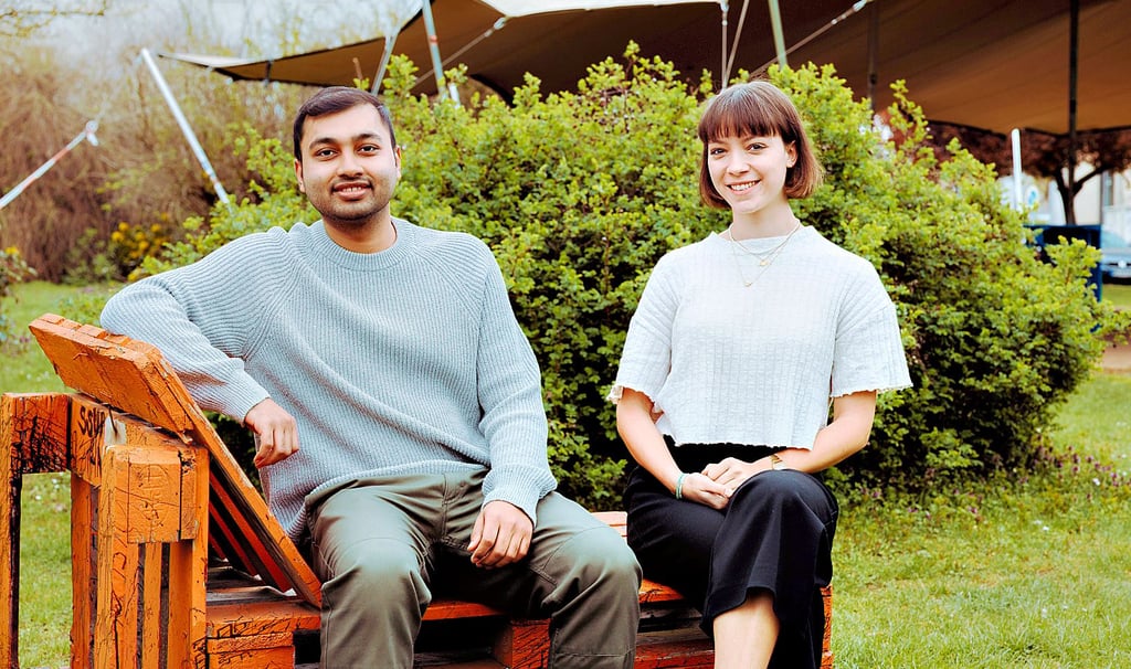 Rebecca Höpfer und Faisal Reza studieren seit dem Wintersemester 2022/23 den neu geschaffenen Studiengang Biomechanical Engineering an der Uni Magdeburg.