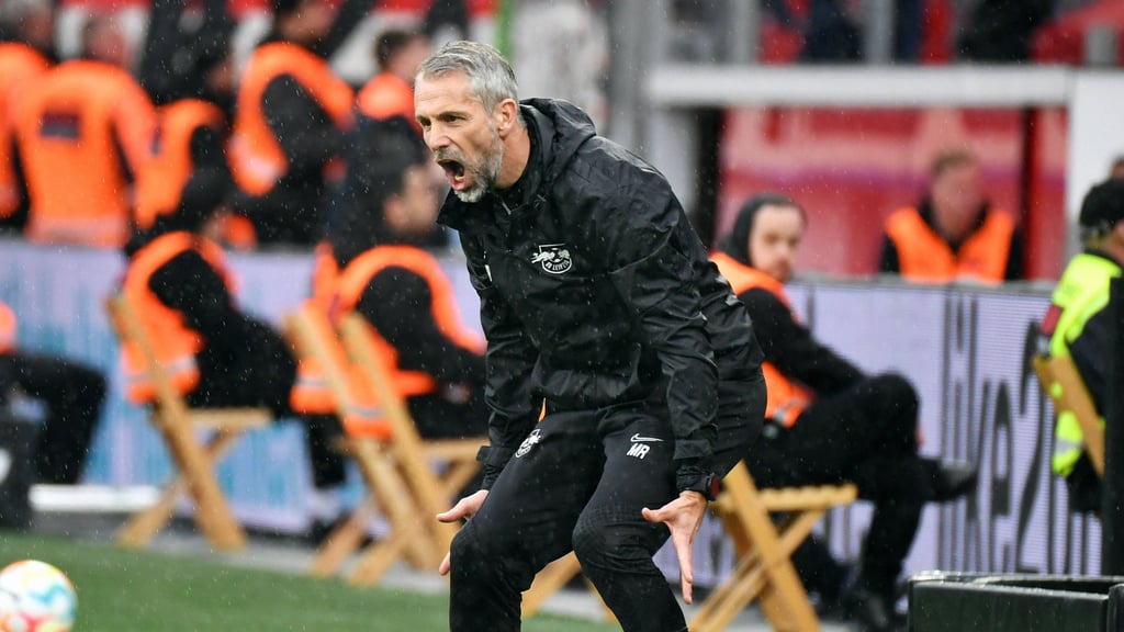 Druck ablassen im Spiel: Marco Rose gegen Leverkusen.