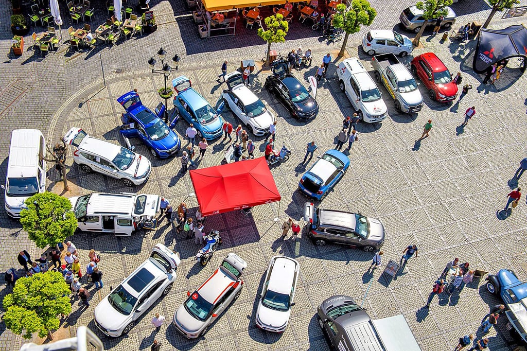 Zum fünften Mal laden Naumburger Tageblatt/MZ und die Stadt Naumburg zur Mobilitätsmesse ein. Wie in den vergangenen Jahr präsentiert sie auf dem Markt und in der Innenstadt Trends der Autoindustrie.
