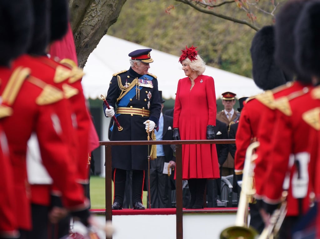Der britische König Charles III. und Königsgemahlin Camilla während einer Zeremonie im Buckingham Palace.