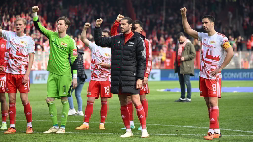 Eisern: Union nach dem Punktgewinn gegen Bayer.