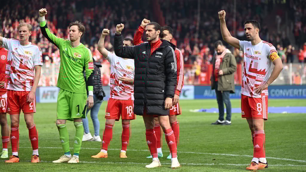 Eisern: Union nach dem Punktgewinn gegen Bayer.