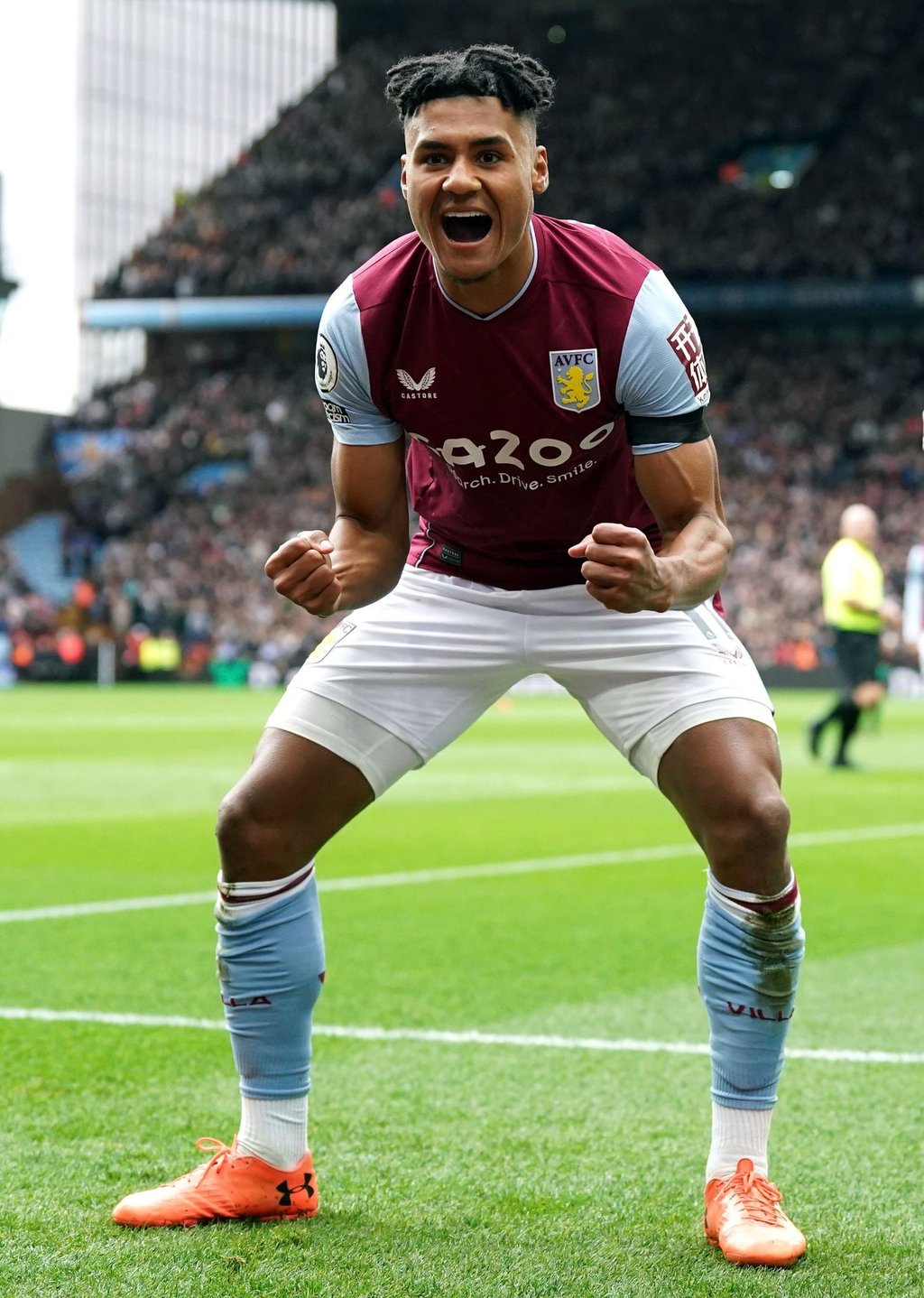 Für Aston Villa steht Ollie Watkins aktuell bei 15 Saisontoren - 14 davon in der Premier League.