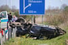 Die Unfallstelle auf der A38: der Unfallwagen wurde total zerstört.