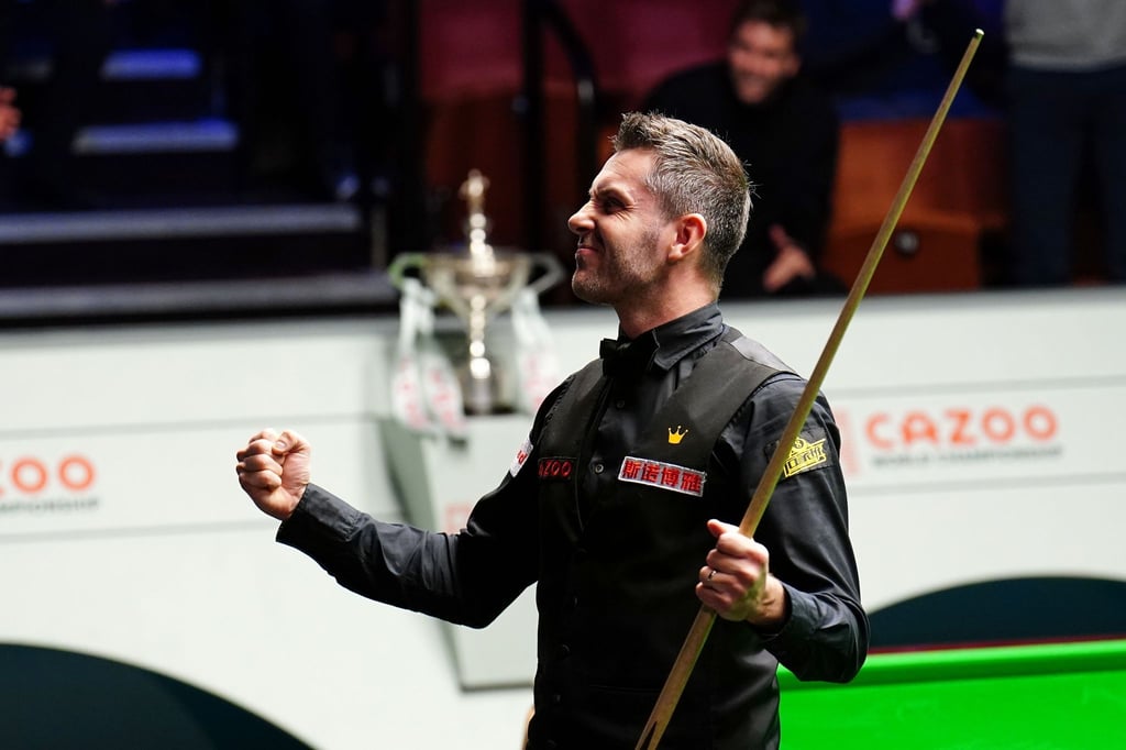 Mark Selby jubelt, nachdem er eine 147 gespielt hat.
