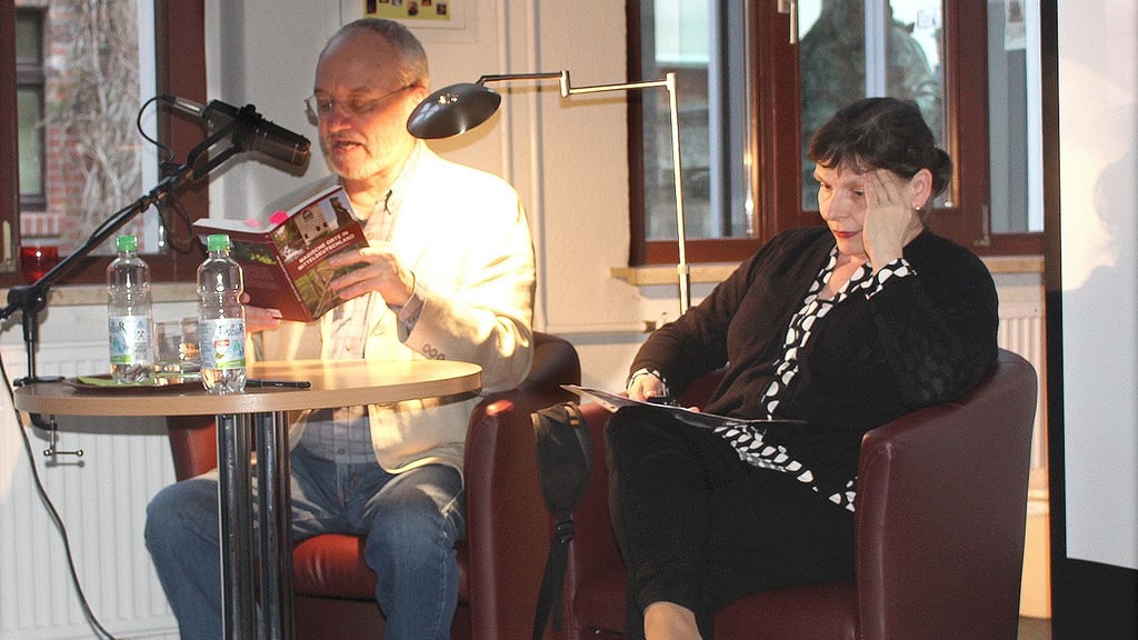 Gemeinsam gaben Peter Traub und seine Frau Ilona Einblicke in ihre besonderen Reiseführer.