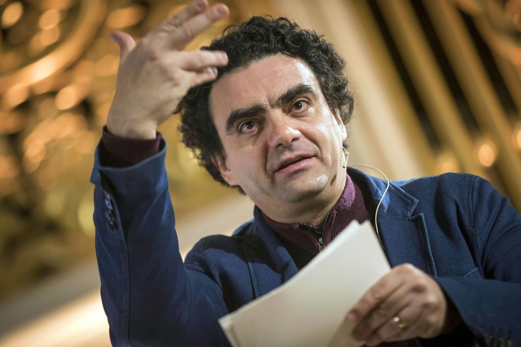Rolando Villazon liest englische, französische, italienische und spanische Bücher.