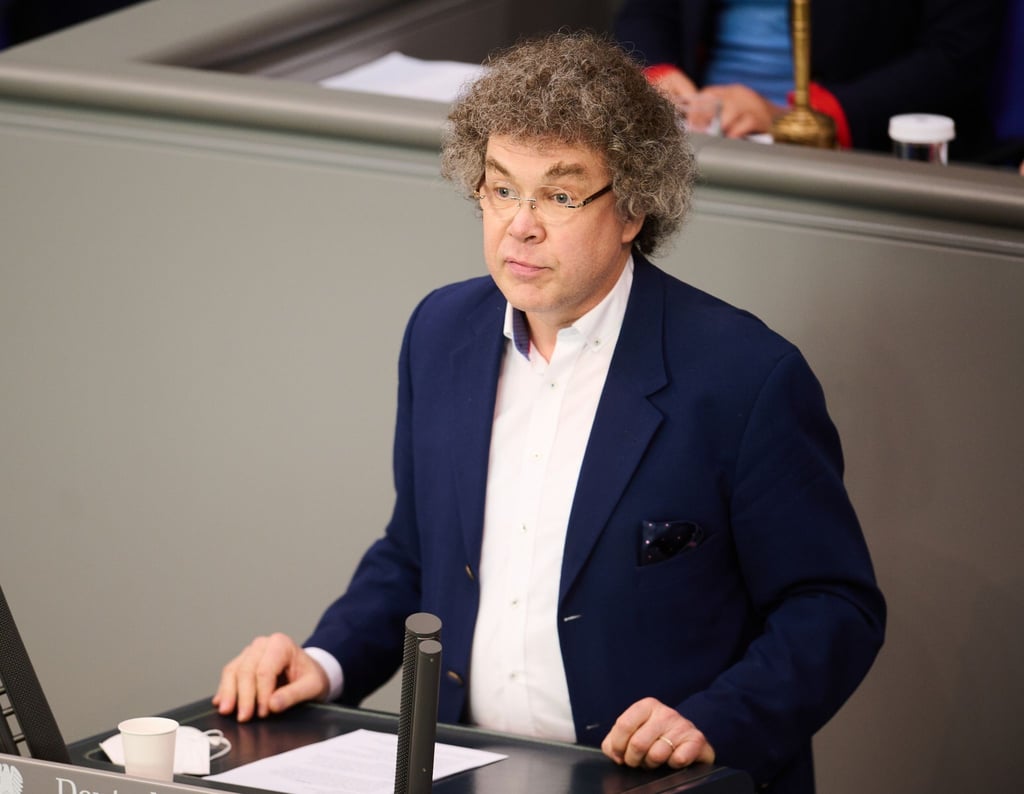 Matthias Moosdorf (AfD), Mitglied des Deutschen Bundestages, spricht während einer Plenarsitzung.