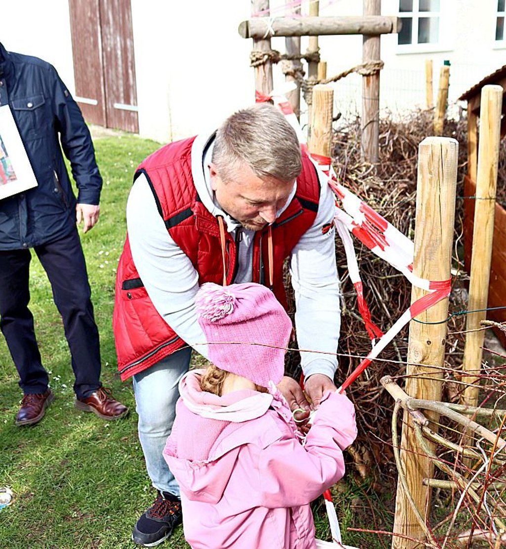 Ronny Nimmich und Annemarie-Sophie Grenzke bei der Einweihung.