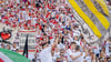 2022 kamen alle in Weiß: Fans von RB beim DFB-Pokalfinale in Berlin.